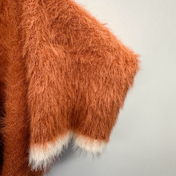 Cozy Burnt Orange Sweater with 'Thankful' Design - Picture 6 of 7